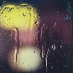 טיפול רגשי: כשאדם מתפרק – והנפש סוף סוף מקבלת מקום לשחרור דמעות שאינן פוסקות - סיפור על פגישת טיפול רגשי של מטופל שלא הפסיק לבכות לכל אורך הפגישה - טיפול רגשי באובדן, טראומה ומשבר חיים.