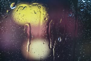 דמעות שאינן פוסקות - סיפור על פגישת טיפול רגשי של מטופל שלא הפסיק לבכות לכל אורך הפגישה - טיפול רגשי באובדן, טראומה ומשבר חיים.