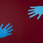 פחד מדחייה – למה זה מנהל אותך ואיך להשתחרר מזה באמת פחד מדחיה - דחיה חברתית, פחד מלהיות דחוי, פחד מלהידחות.