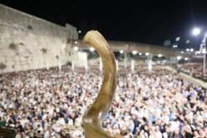 סליחות בכותל המערבי - לחץ נפשי אצל חוזרים בתשובה