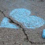 ריחוק בזוגיות - למה בן הזוג מתרחק ממני פתאום - איך אפשר לחדש קשר זוגי - למה אנחנו לא בקשר כמו פעם